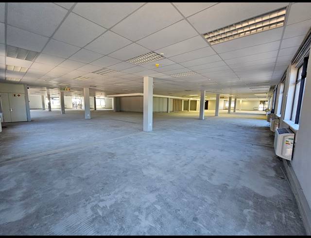 1,023M² OFFICE TO LET IN PLATTEKLOOF
